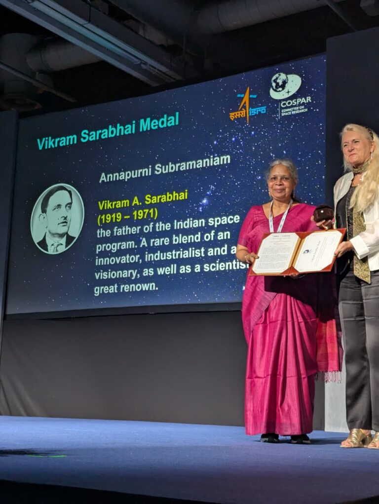 professor-receiving-award_1408newsroom_1786679753_1102